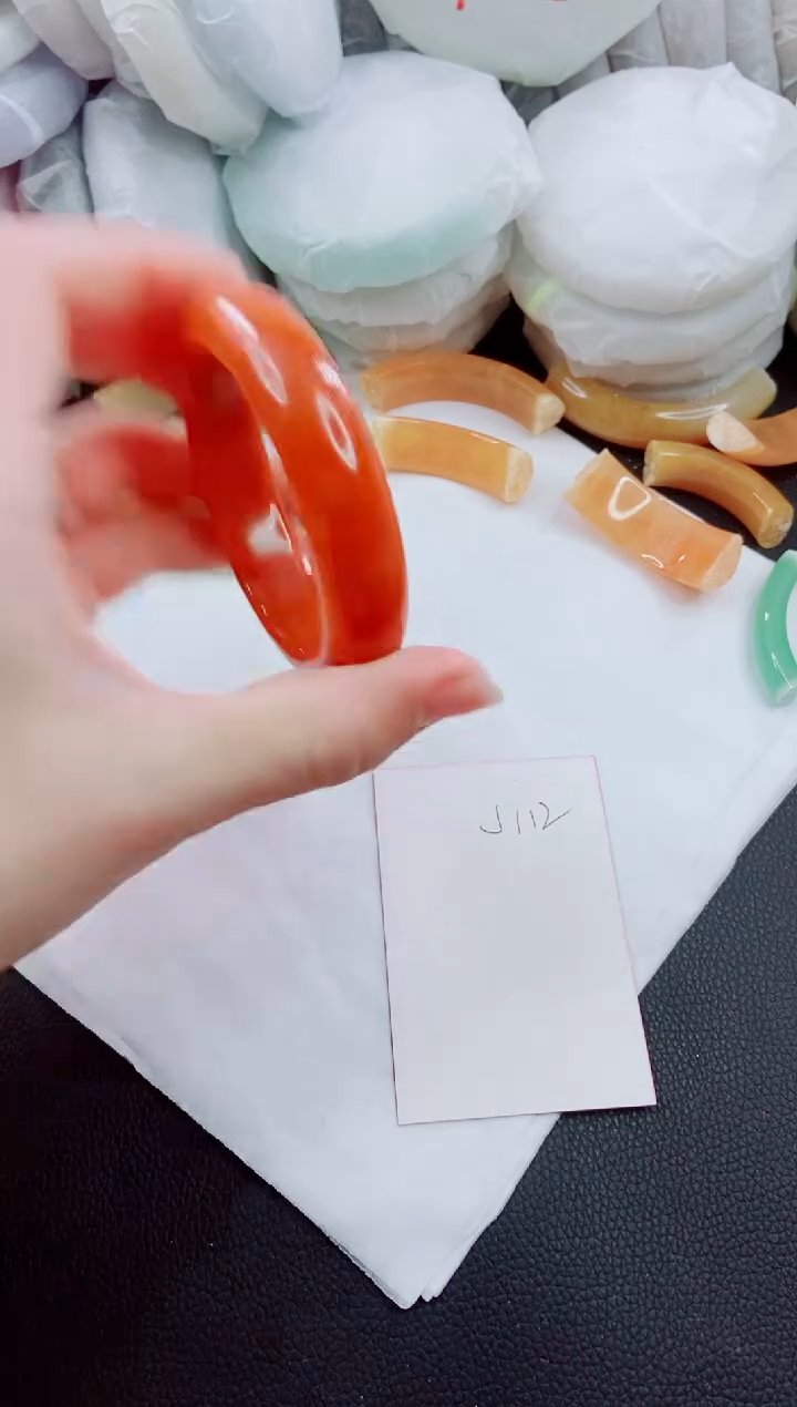 【闪购商品】石英质玉手镯未镶嵌J112-56-57