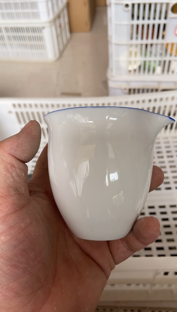 杯无运费险有瑕疵的摄影的产品有使用过的痕迹有点脏介意勿拍