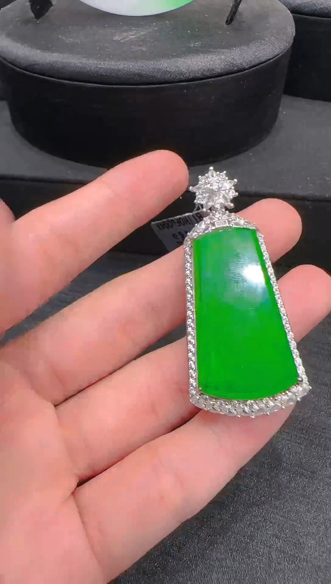 【闪购商品】翡翠吊坠(赠链)银S925镶嵌天然翡翠A货多样性发一件