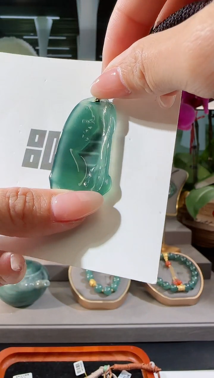 【闪购商品】翡翠吊坠(不含链)未镶嵌观音