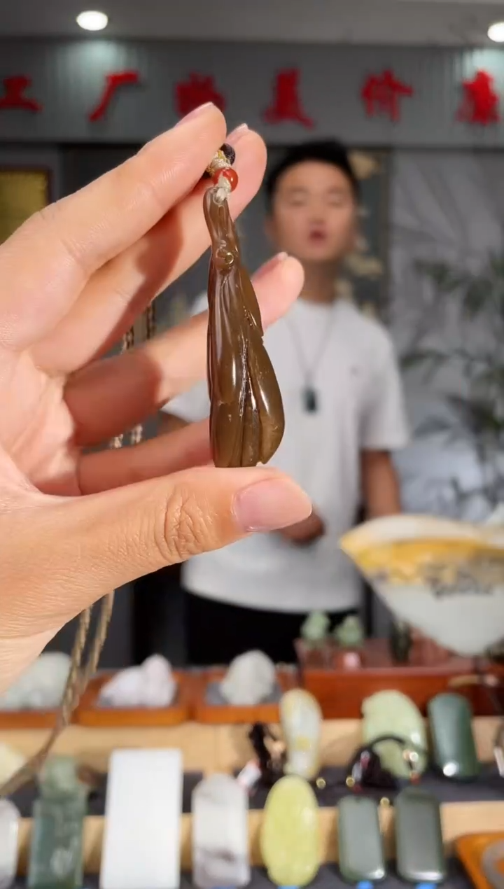 和田玉未镶嵌颈饰1