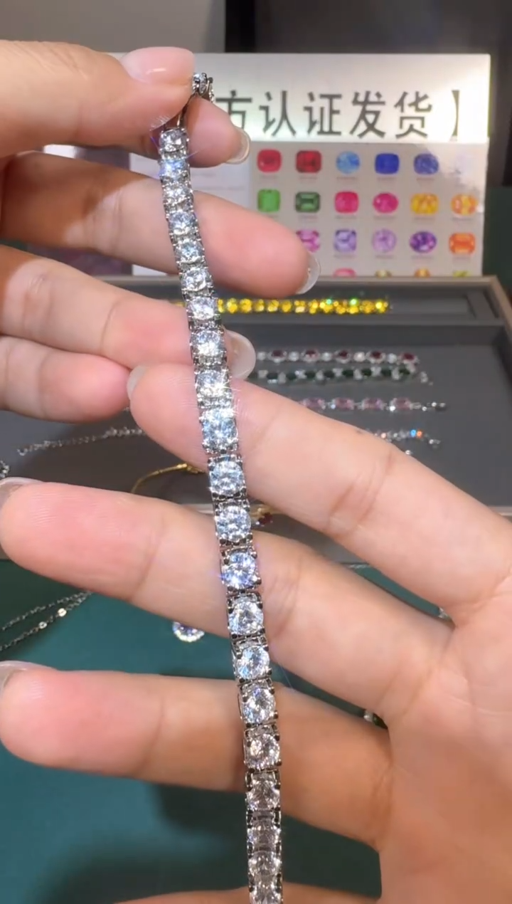 18K金镶嵌手链钻石0