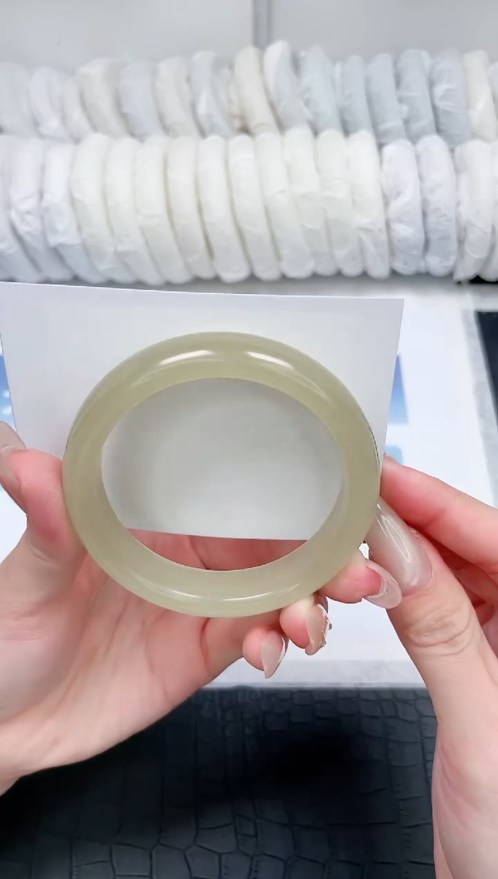 【闪购商品】石英质玉未镶嵌手镯N326-58