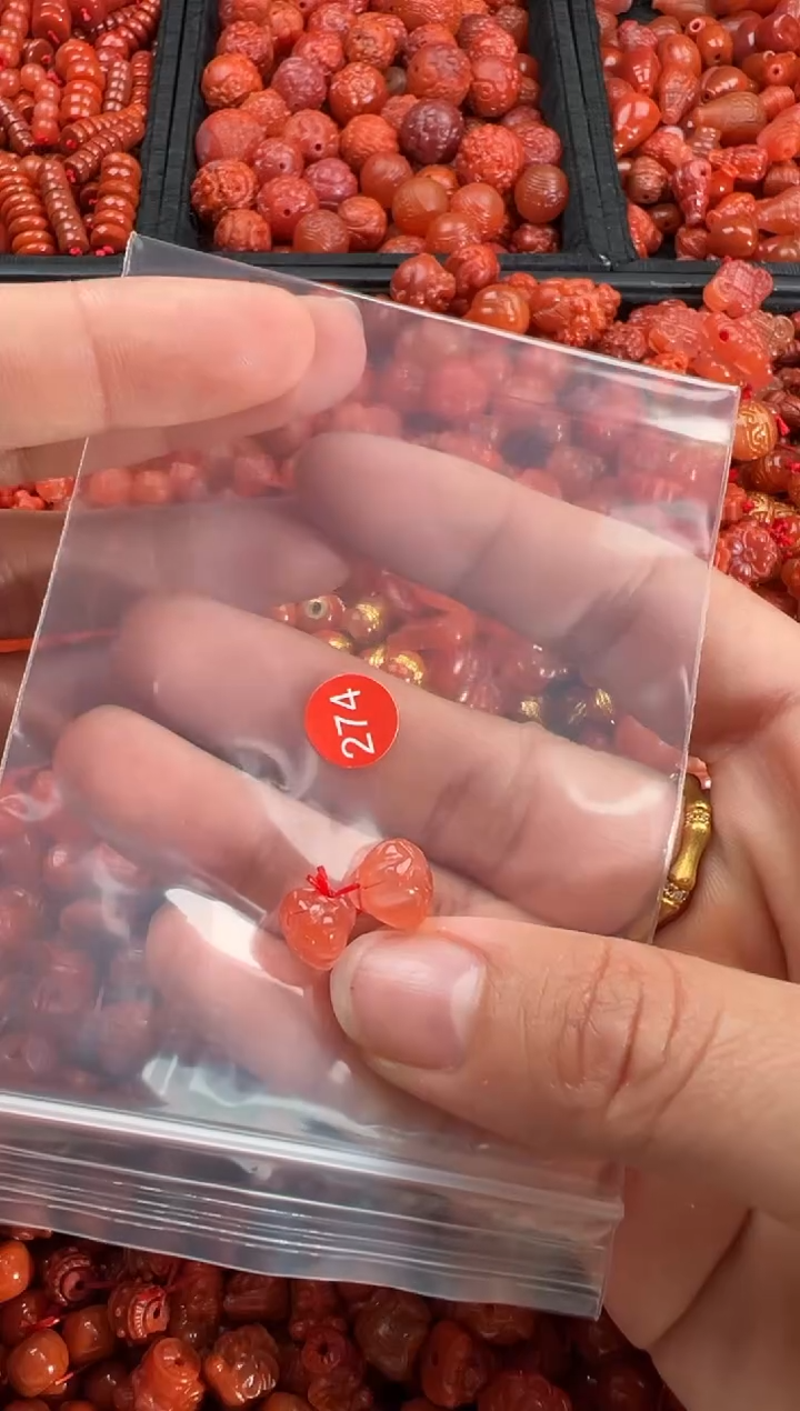 【闪购商品】南红玛瑙颈饰未镶嵌1