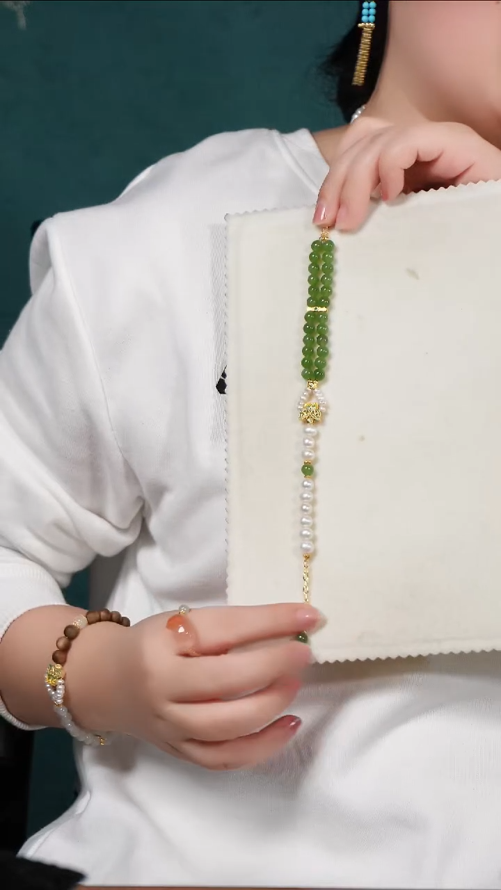 银S925镶嵌手链和田玉（碧玉）妞*手链