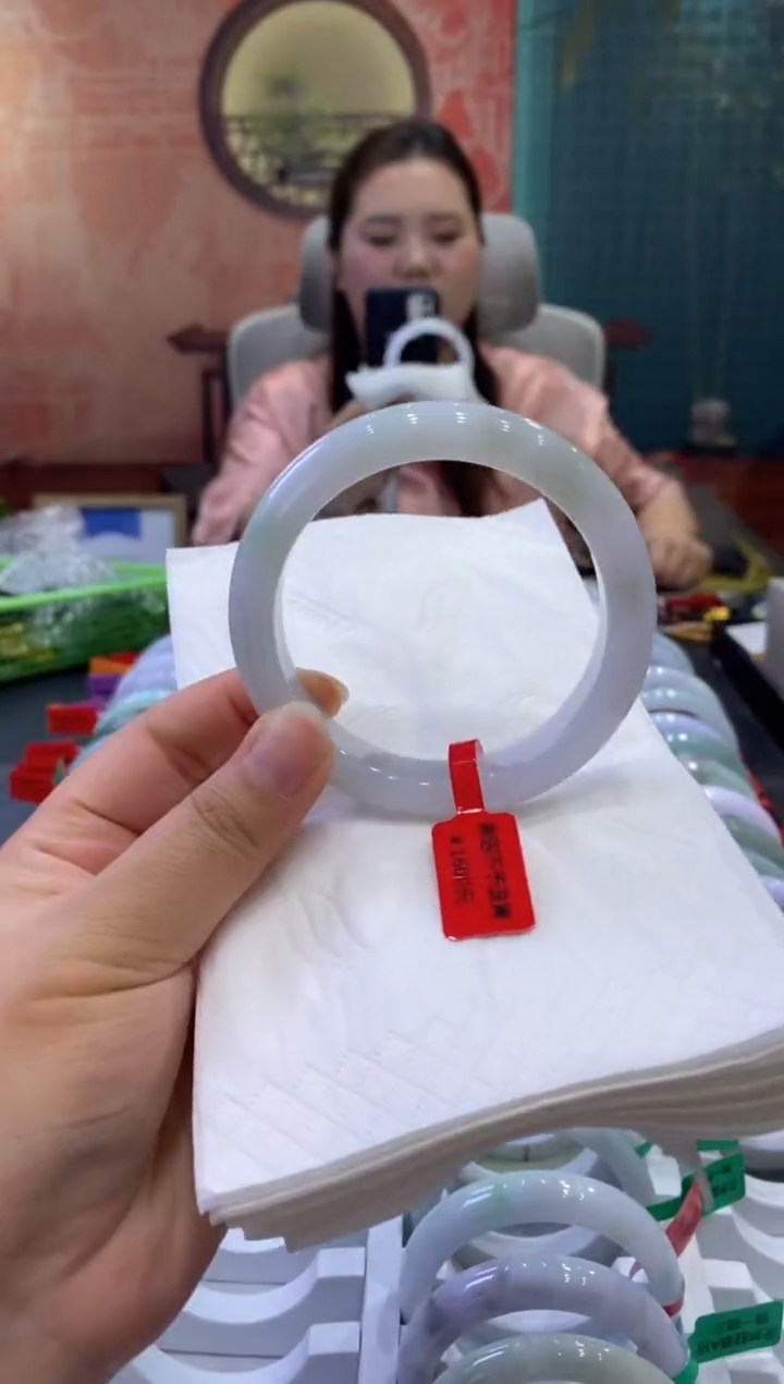 【闪购商品】翡翠手镯未镶嵌多人0005943