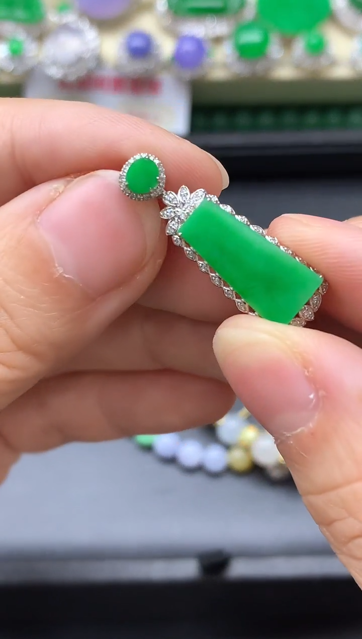 颈饰18K金镶嵌翡翠494-中国好珍宝