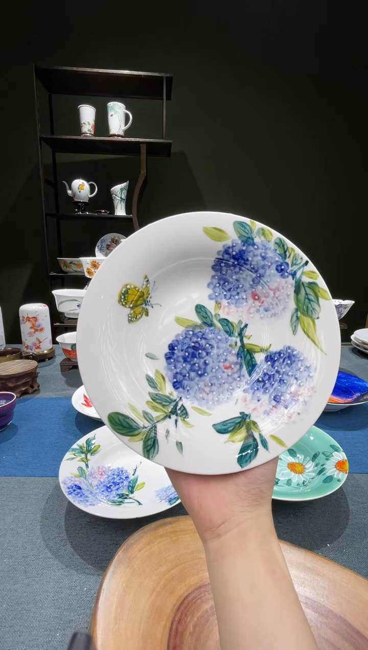 盘景德镇高温釉下彩7.5英寸草帽盘绣球蝴蝶