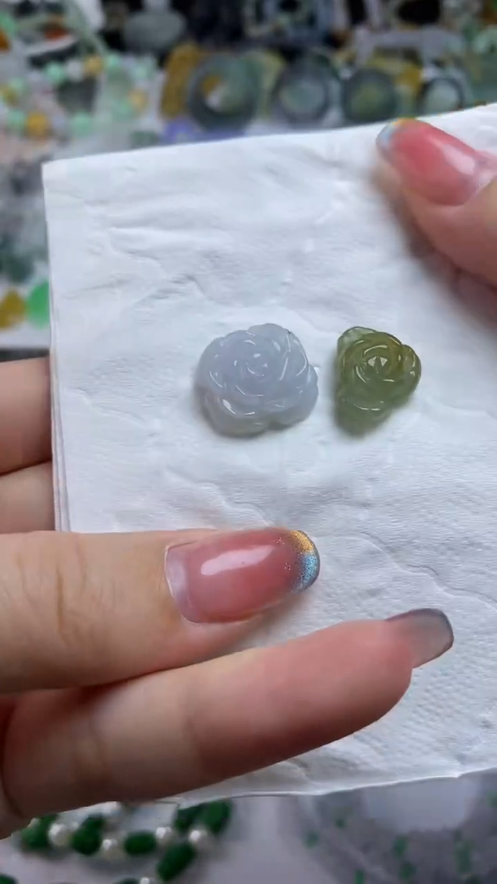 翡翠挂件未镶嵌翡翠