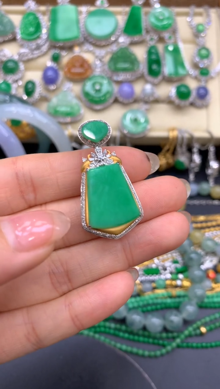 【闪购商品】翡翠颈饰18K金镶嵌384-中国好珍宝