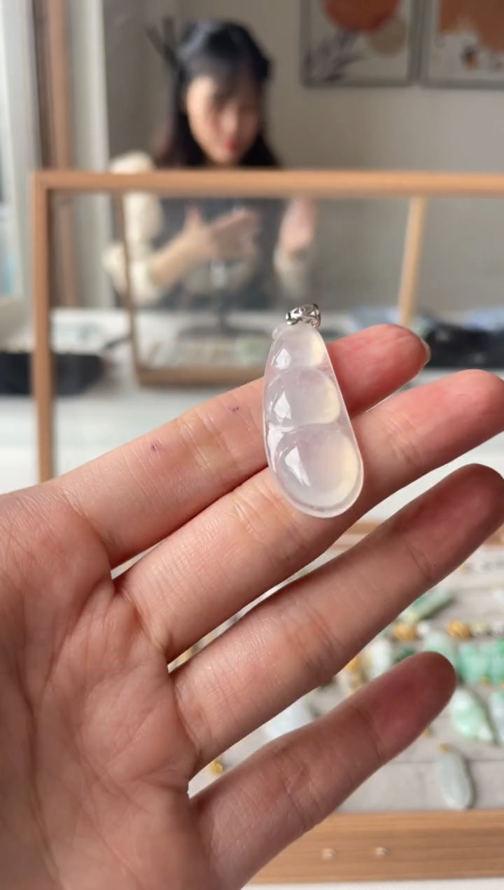 【闪购商品】翡翠颈饰未镶嵌豆子