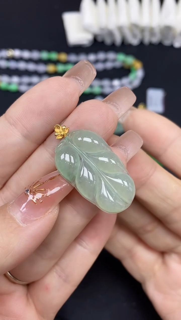 吊坠(不含链)18K金镶嵌翡翠叶子18K金扣镶嵌@@CMT967-3