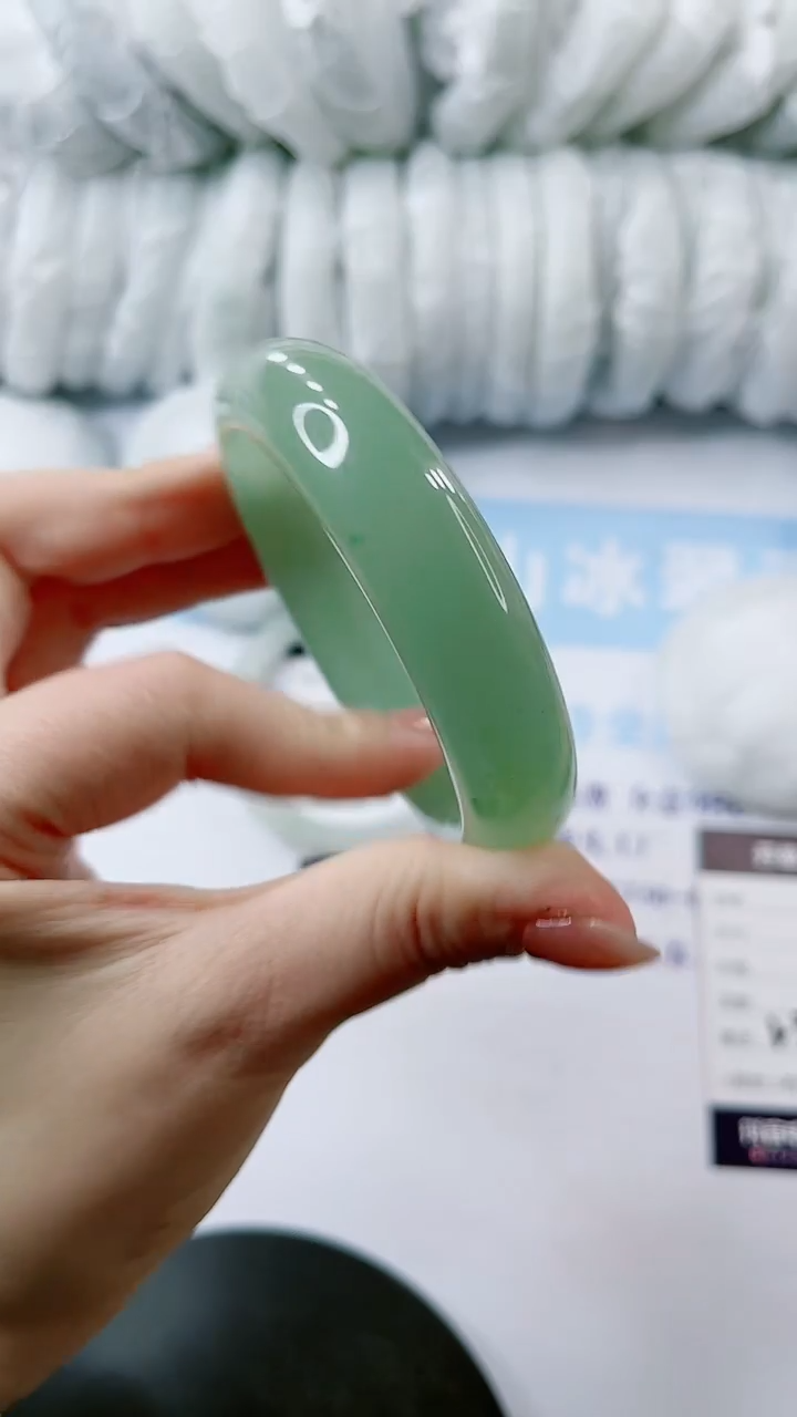 【闪购商品】石英质玉手镯未镶嵌多样性发货V392