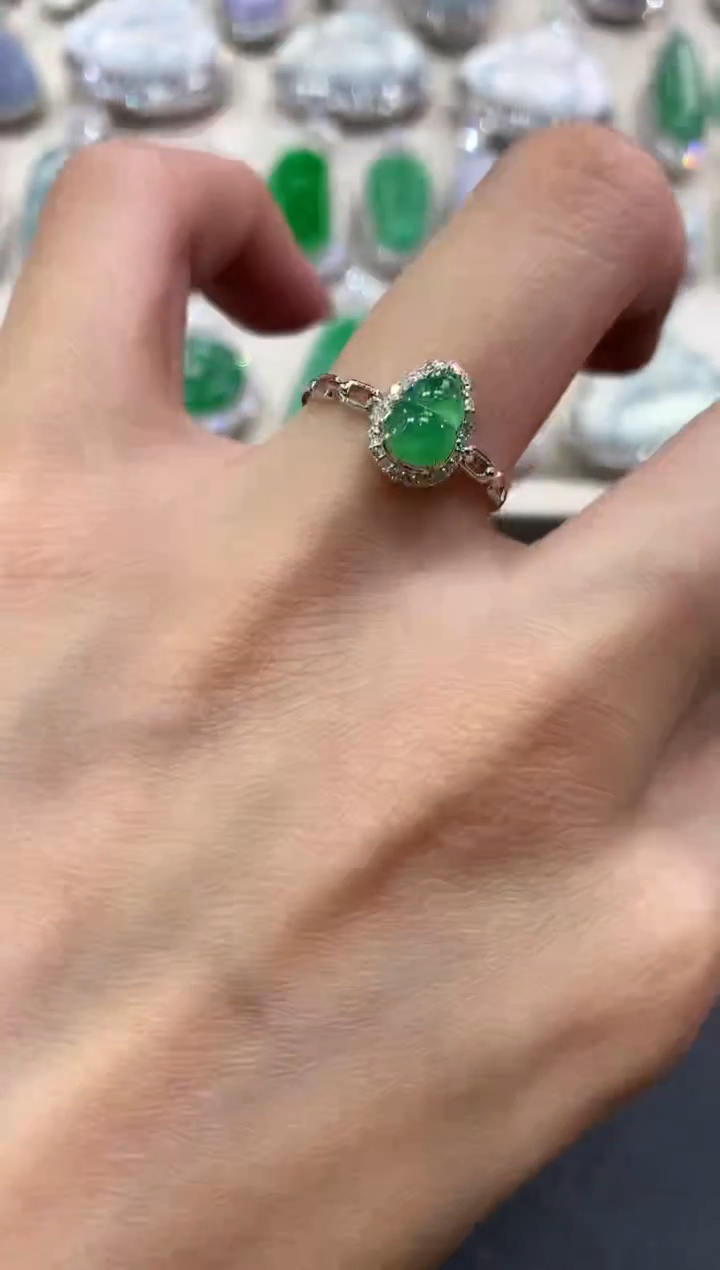 【闪购商品】翡翠戒指18K金镶嵌a30      