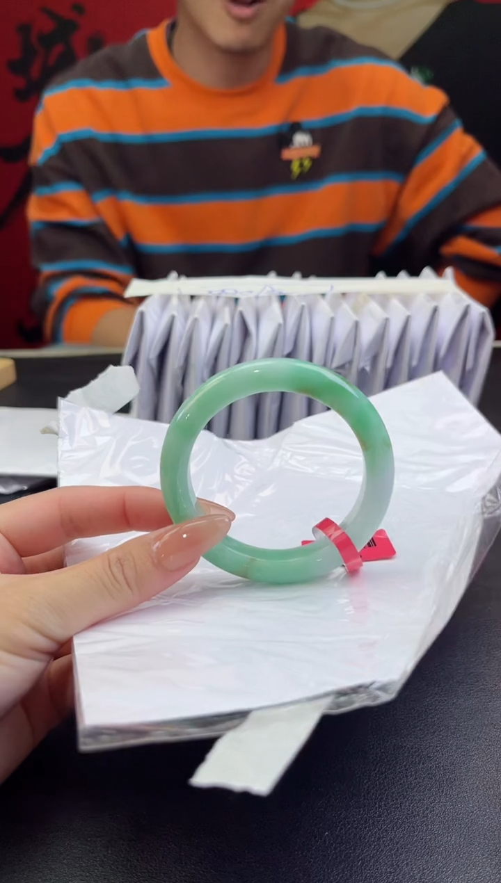 【闪购商品】翡翠手镯未镶嵌翡翠手镯2