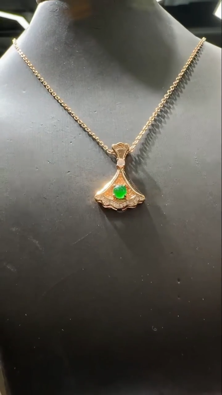 翡翠未镶嵌吊坠(不含链)多样性发货其一不含链