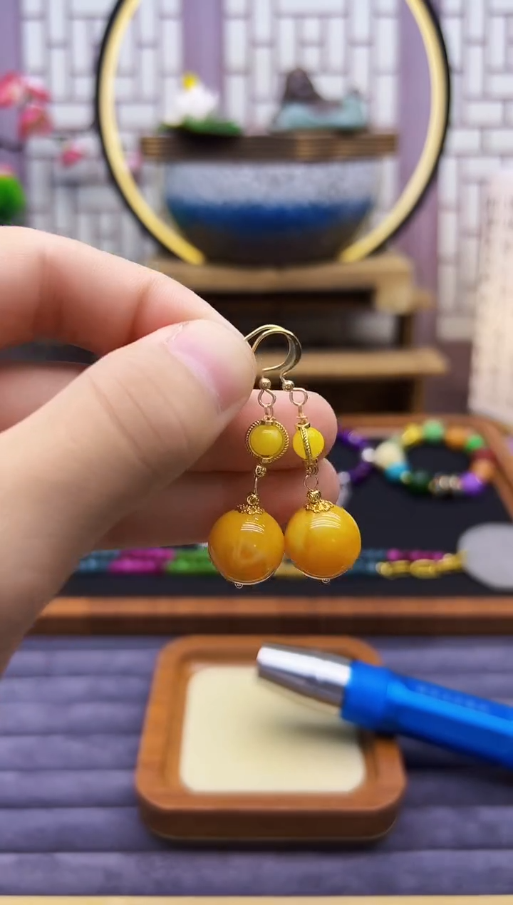 14K金镶嵌蜜蜡耳饰E208