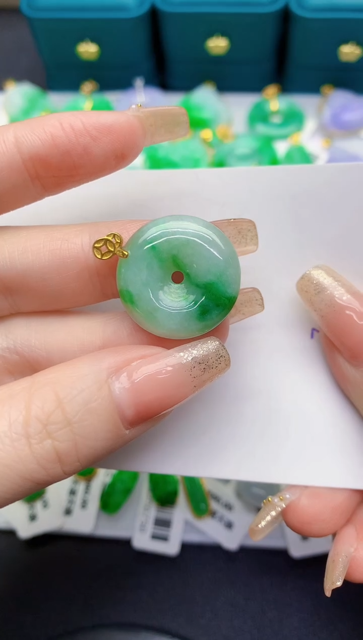 颈饰未镶嵌翡翠缅甸天然翡翠A货