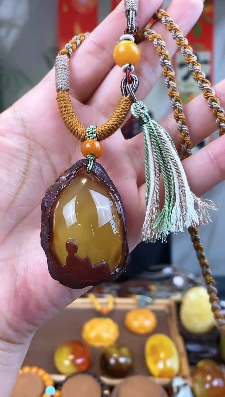 【闪购商品】琥珀裸石未镶嵌基地发货 一物一证 顺丰包邮