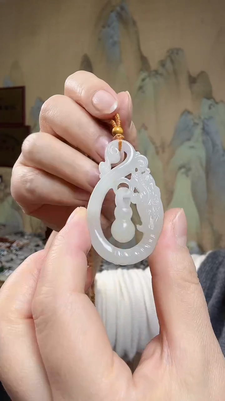 颈饰未镶嵌和田玉.