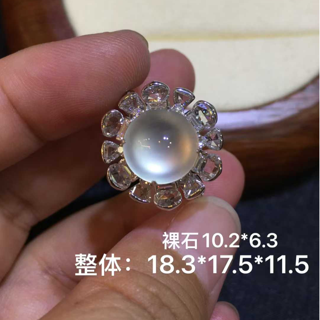 天然A货缅甸翡翠18k白金豪华镶嵌玻璃种双眼皮正圆女戒