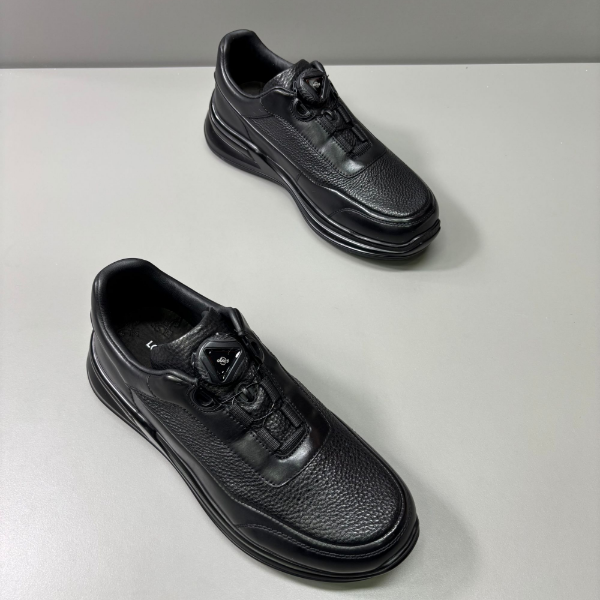 男鞋春新款休闲鞋百搭运动跑步低帮轻便舒适潮男士时尚男款黑色