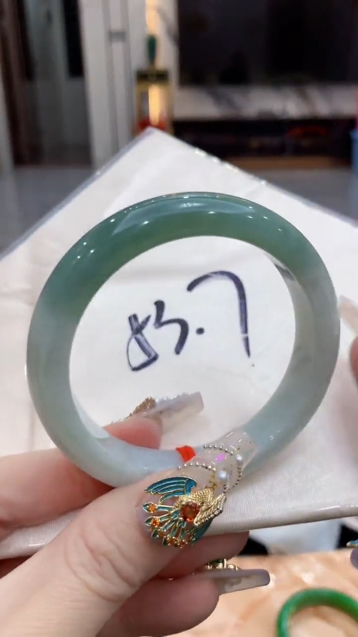 【闪购商品】翡翠手镯未镶嵌0917852603