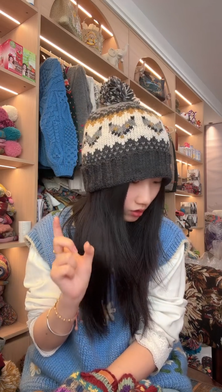 羊毛美利奴黑灰色狐狸翻遍