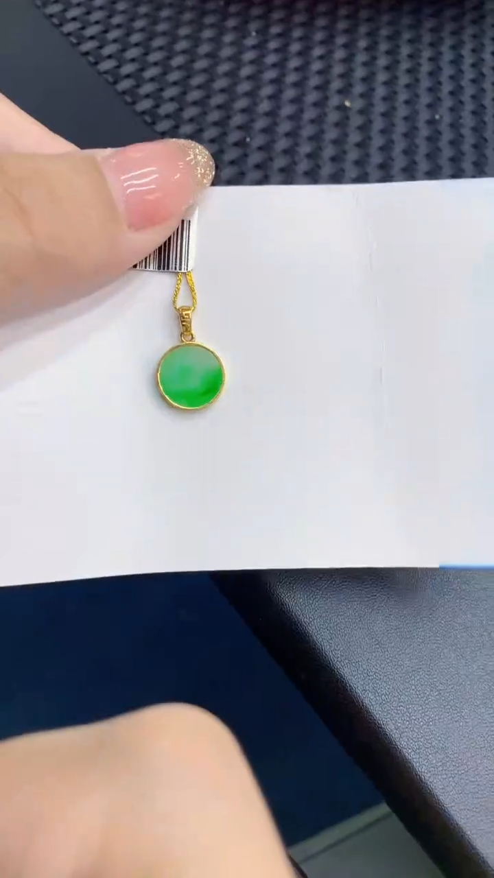 翡翠18K金镶嵌颈饰            8