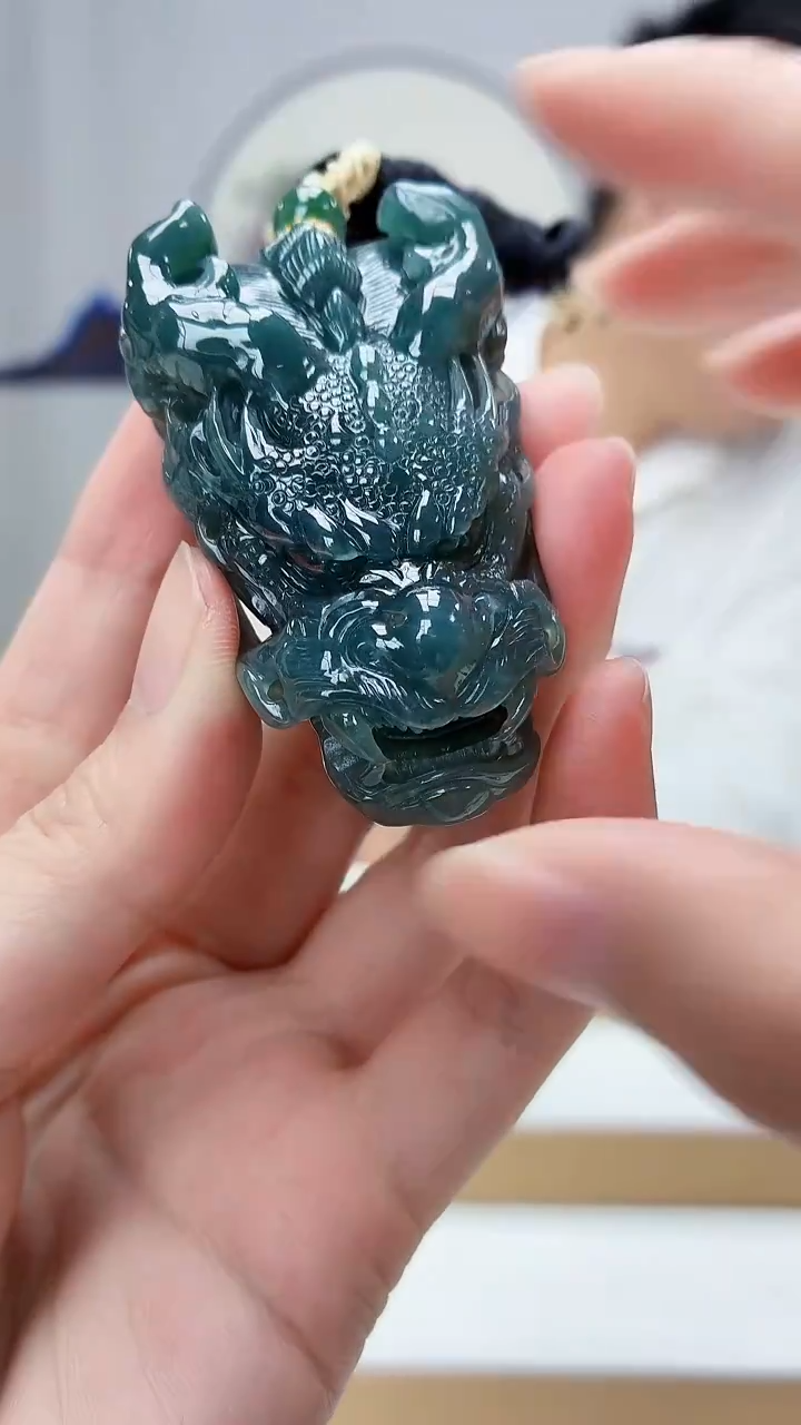 未镶嵌定制翡翠5028zm-毛货挂件28龙牌