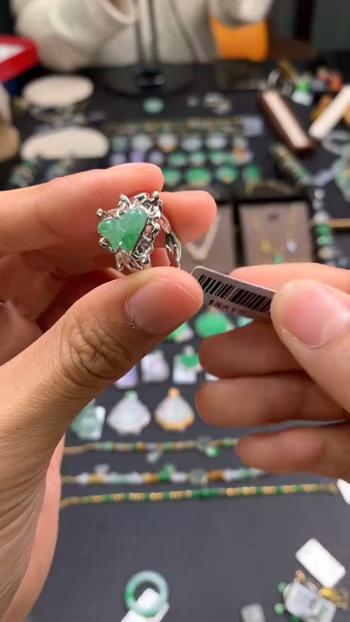 颈饰银S925镶嵌翡翠18515