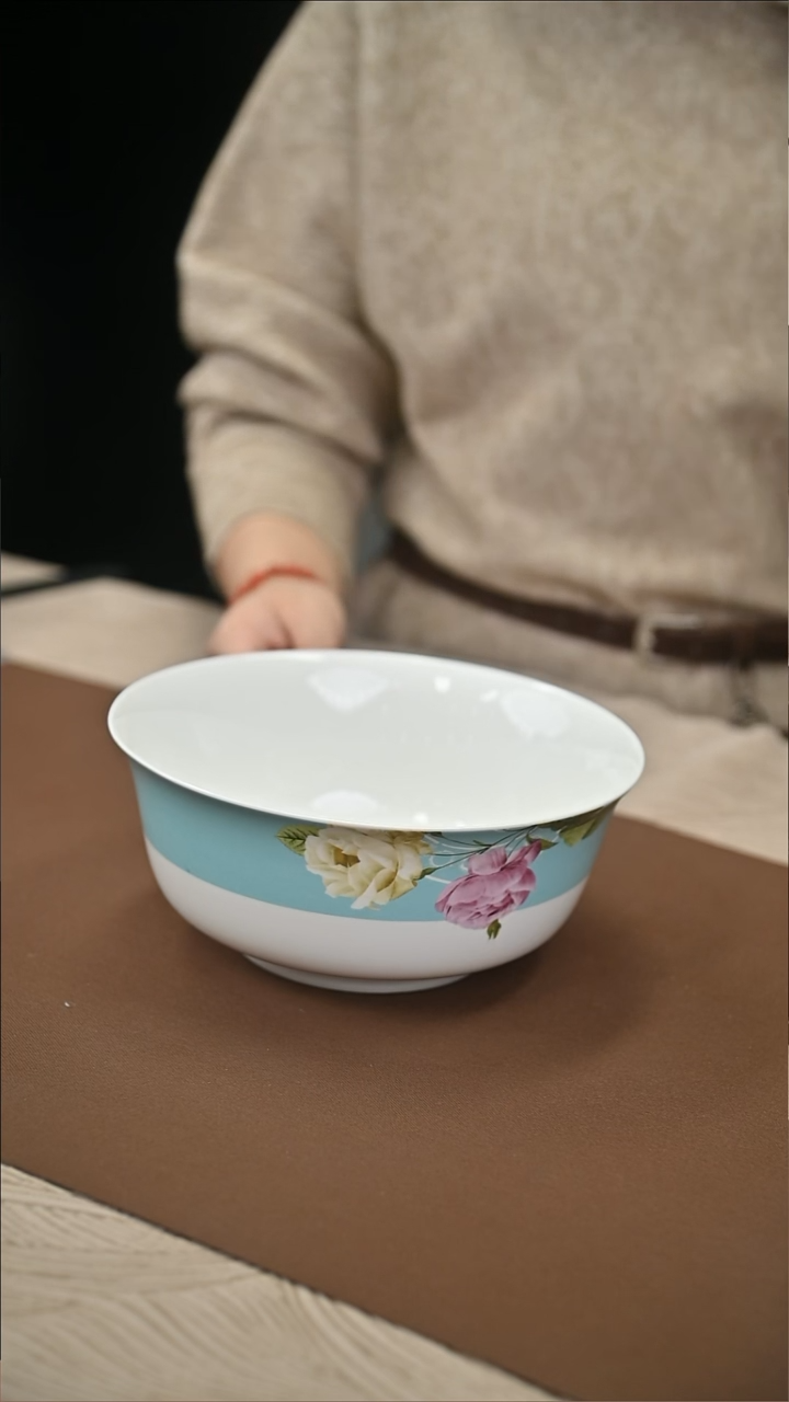 瓷8英寸蓝色玫瑰花汤碗1个
