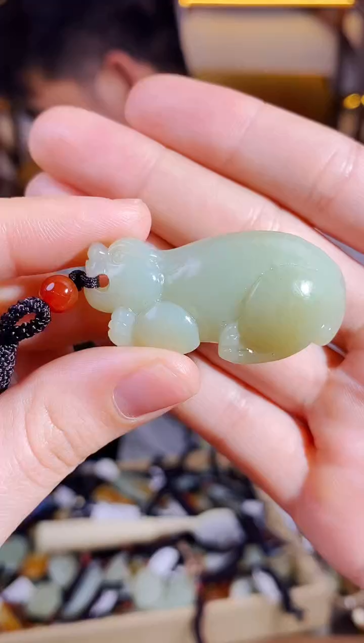 和田玉未镶嵌颈饰1