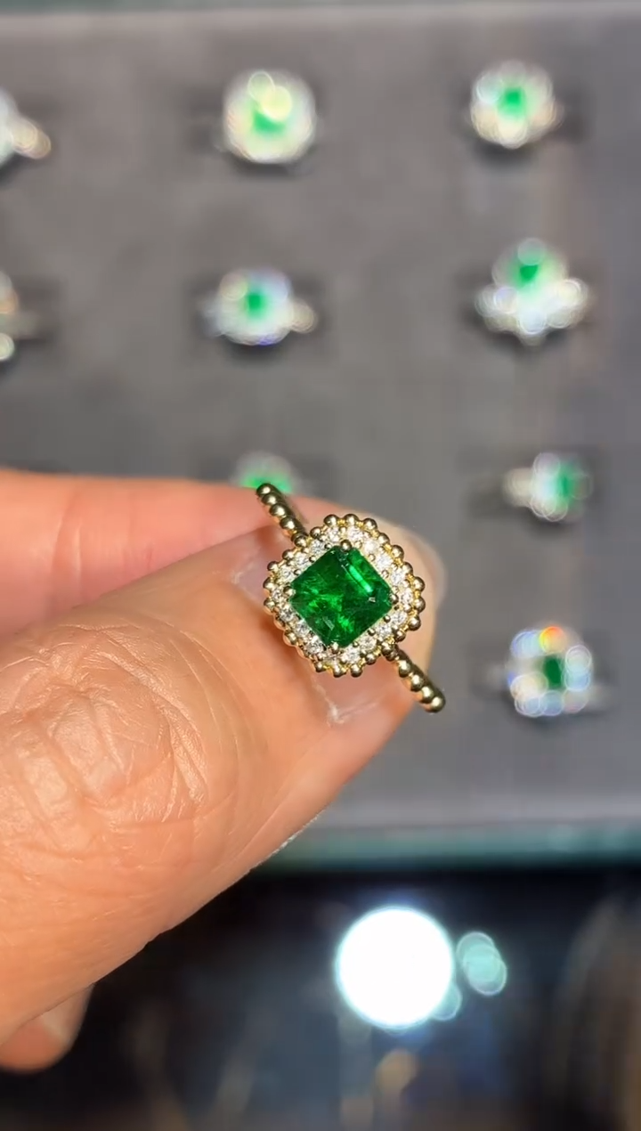 18K金镶嵌戒指祖母绿【闪购】0.81ct/七天鉴赏