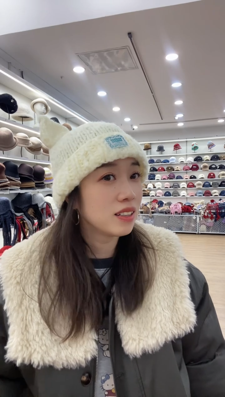 涤纶（聚酯纤维）米白色猫耳朵针织帽