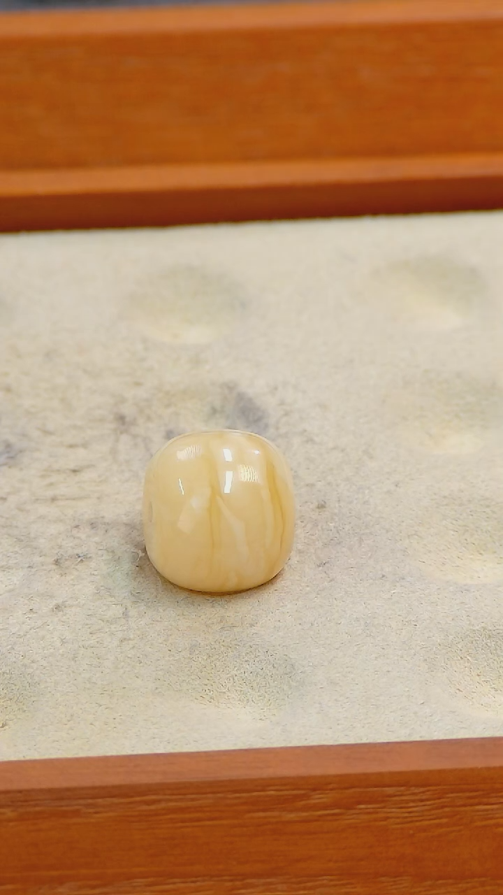 【闪购商品】蜜蜡裸石未镶嵌俄料全品14MM1.659克