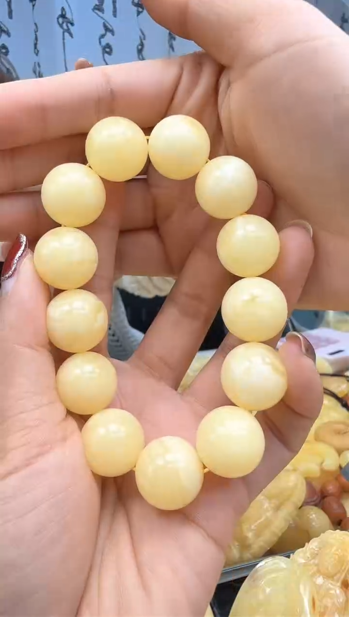 【闪购商品】琥珀裸石未镶嵌手串