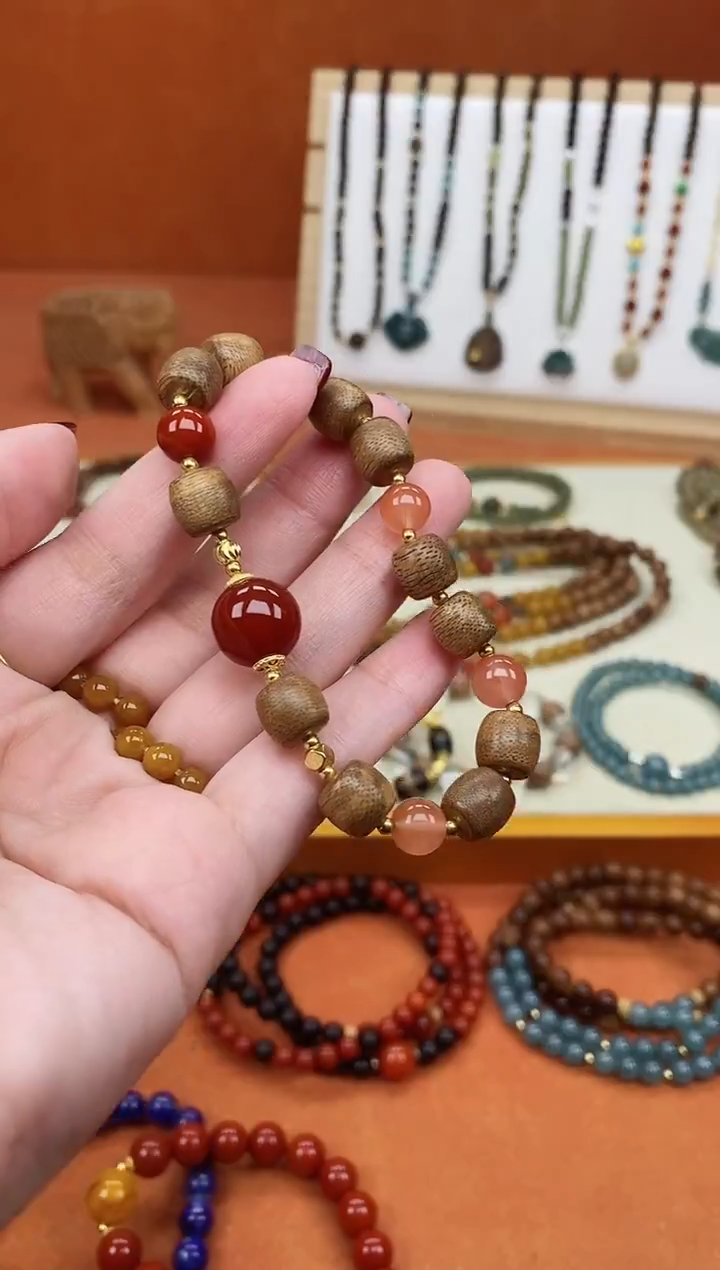 手串檀香木未镶嵌单圈加里曼丹南红手串