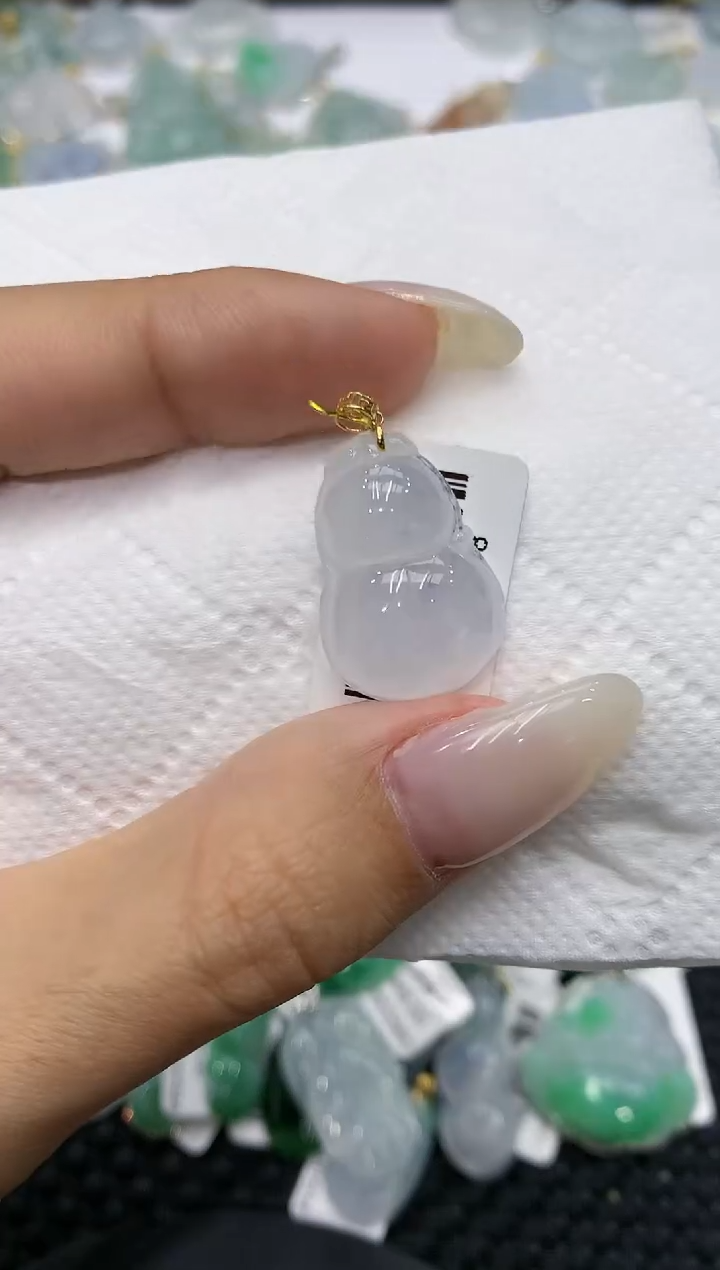 颈饰18K金镶嵌翡翠111111111111