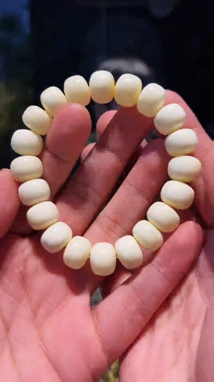 【闪购商品】蜜蜡手串未镶嵌石膏白单圈