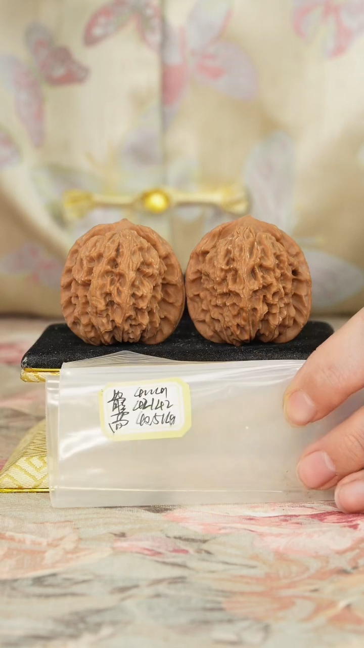 【闪购商品】文玩核桃把件非嫁接马老四