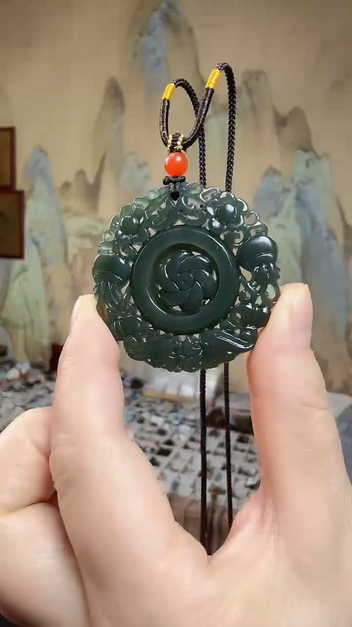 颈饰未镶嵌和田玉.