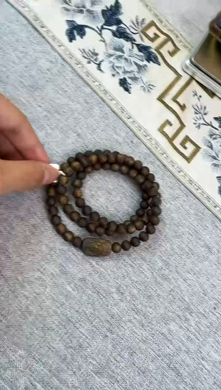 【闪购商品】沉香手串20克+东江绿定制多样性发货一条