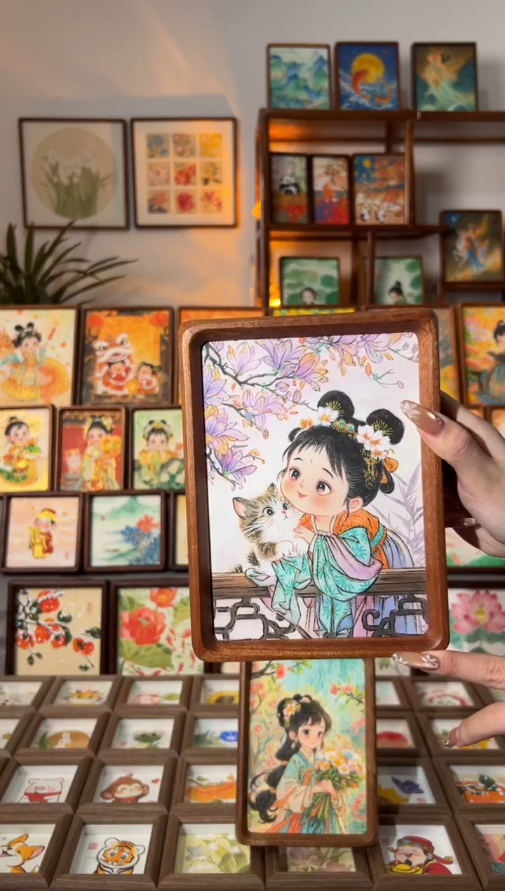 【闪购商品】国画玉兰女孩 手绘国画7寸花梨