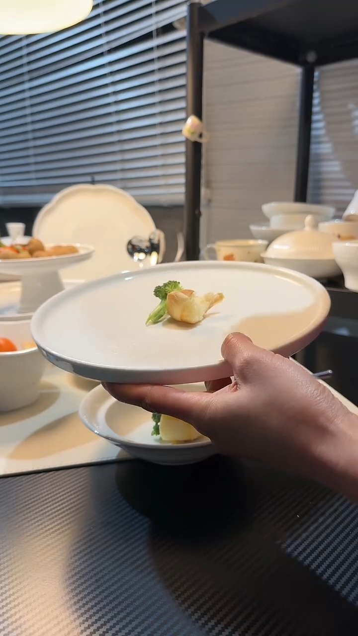 【闪购商品】其他10英寸盘子不带勺叉