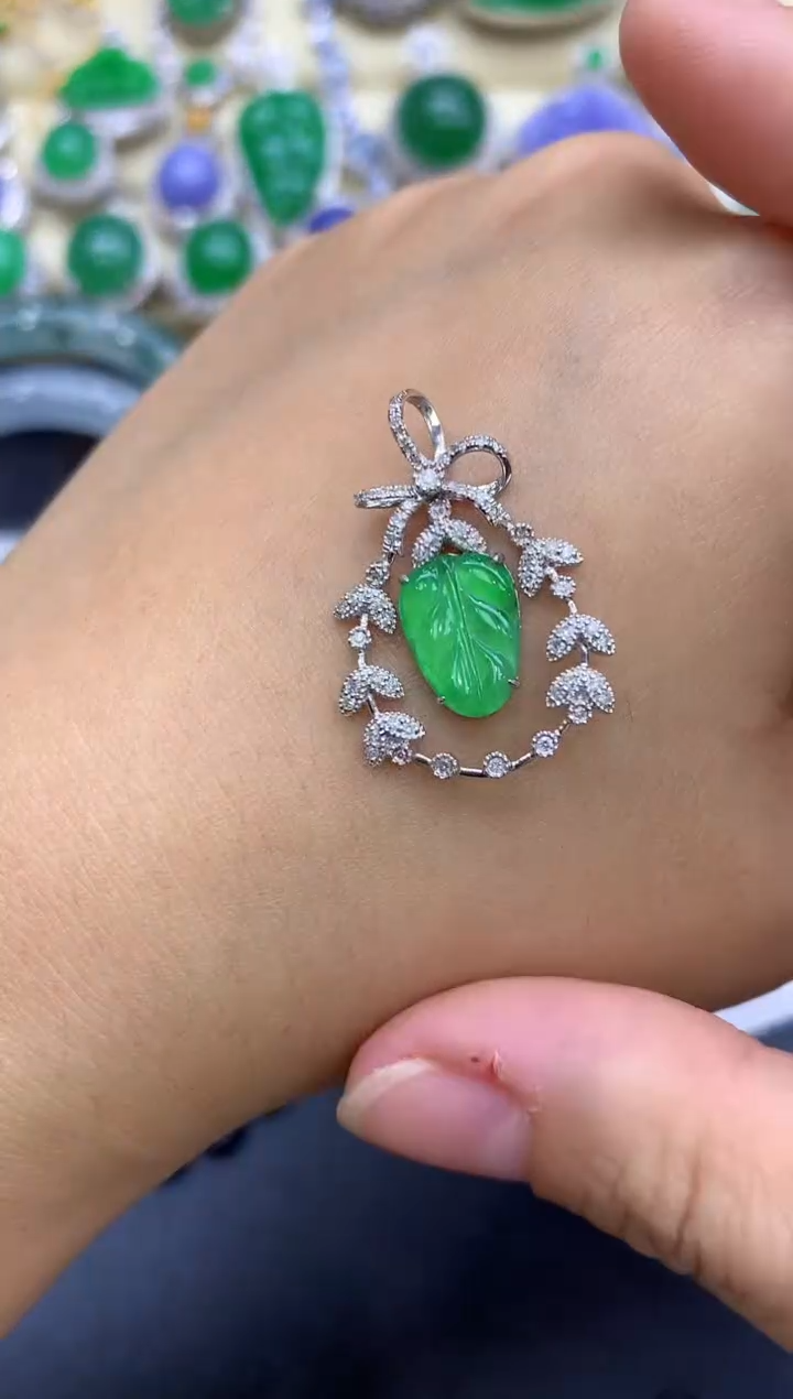 颈饰18K金镶嵌翡翠399-中国好珍宝