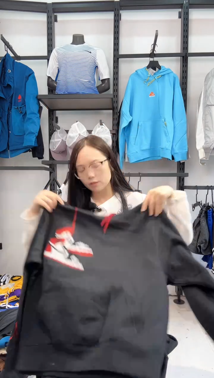 2665  编码  耐克卫衣服饰瑕疵款过款为准 尺码