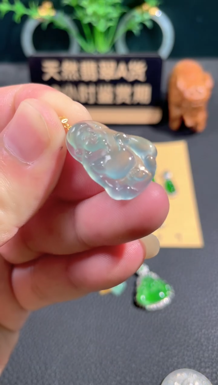 颈饰18K金镶嵌翡翠翡翠
