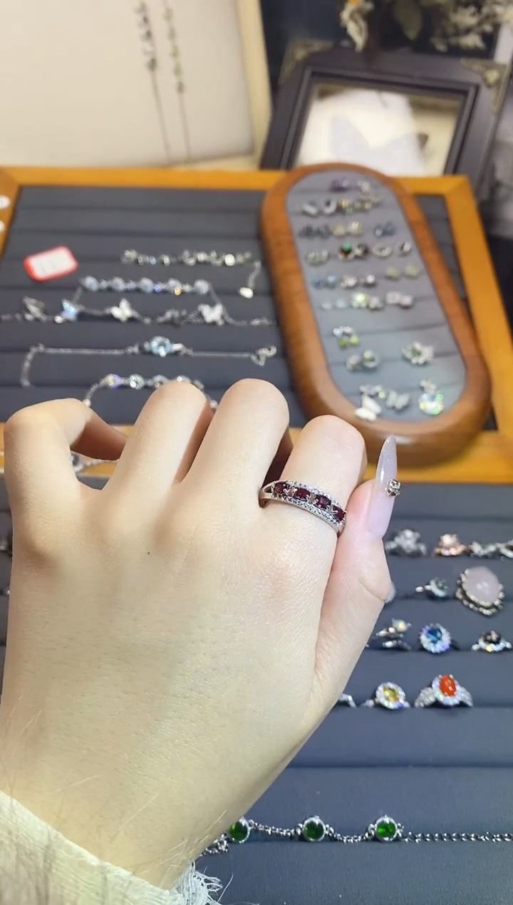 【闪购商品】水晶手链银S925镶嵌A110   