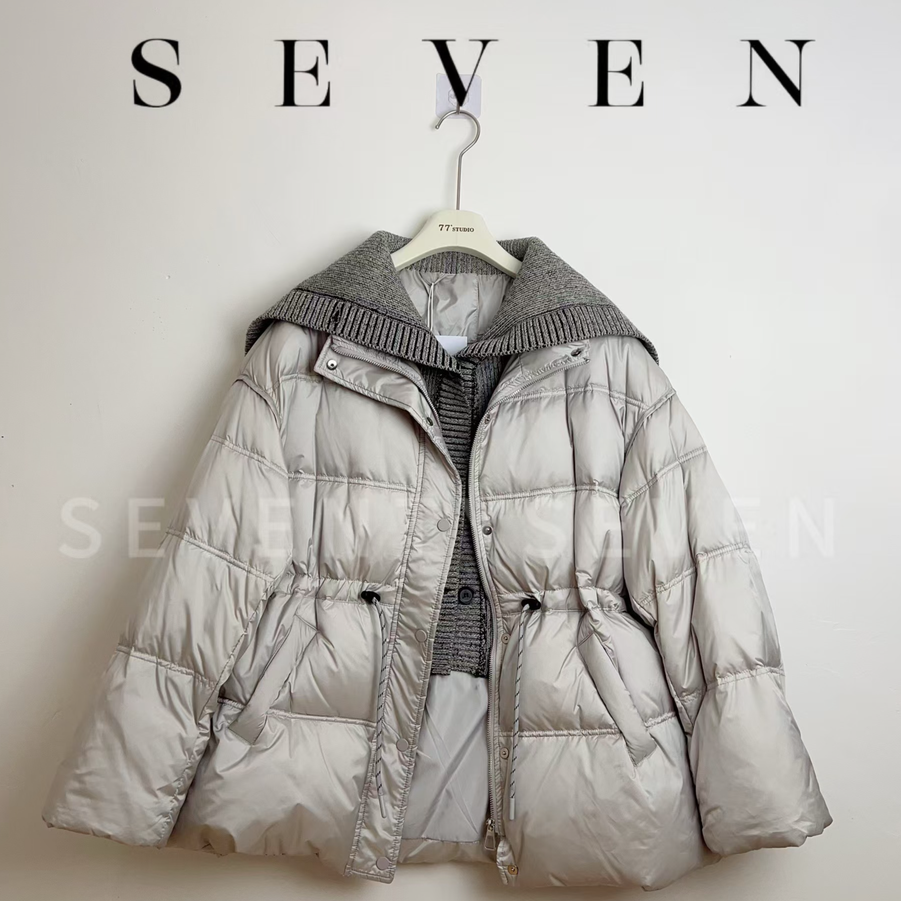 C899 韩版设计师款羽绒外套（拍照光线问题 颜色略有误差）